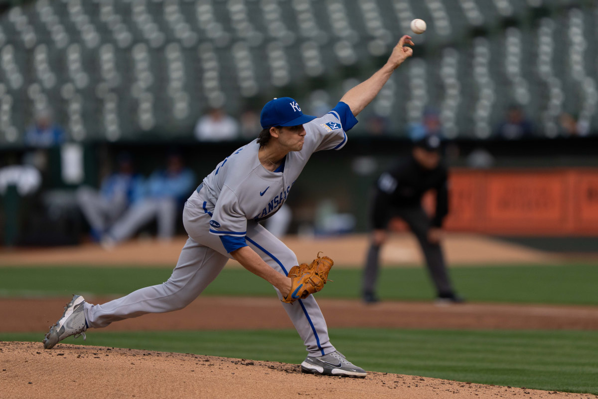 Kansas City Royals starting pitcher Daniel Lynch (52) pitches during the first inning against the Oakland Athletics at RingCentral Coliseum.